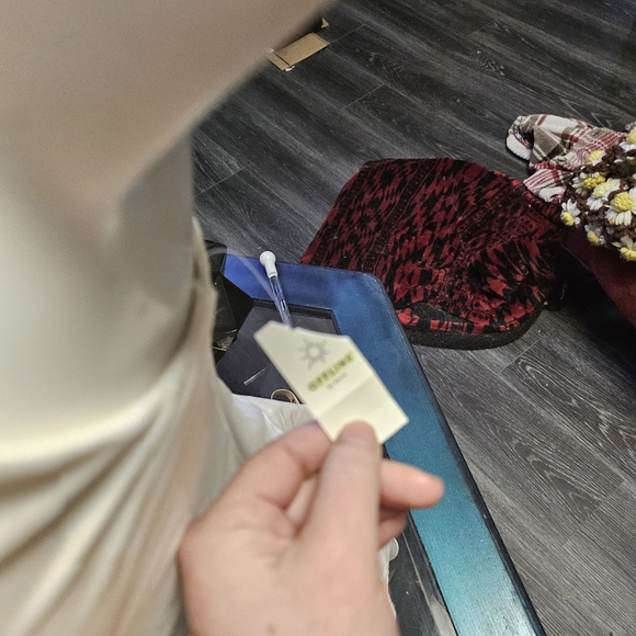 Chic Cream Women's Chemise - Picture 3 of 4